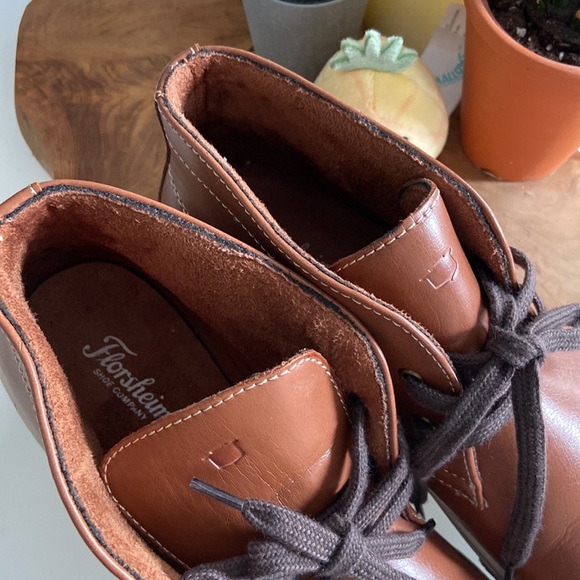 Boys Florsheim Chukka Boots - Picture 2 of 5